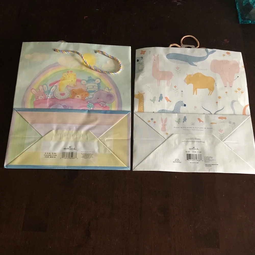 🛍️ Hallmark Pastel Animal Baby Shower Gift Bag Set